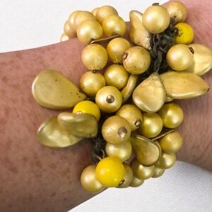 Haskell-Style Faux Pearl Wrap Dangling Cluster Center Bracelet